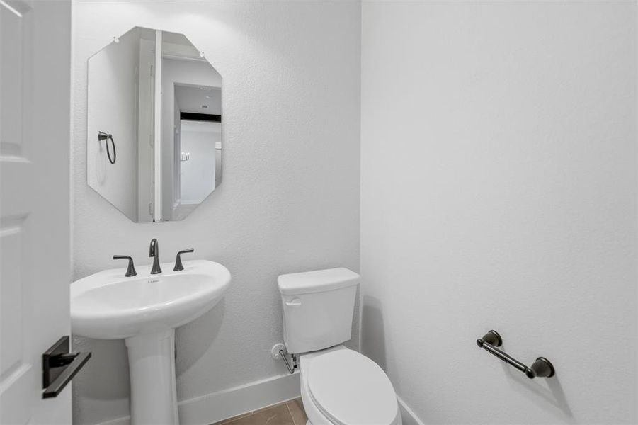 Furnished interior view inside a new home in Creekview Addition, Van Alstyne (Image 12).