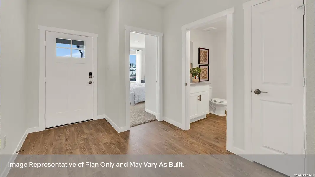 Spacious, unfurnished interior of a new home in Mayfair, New Braunfels (Image 19).
