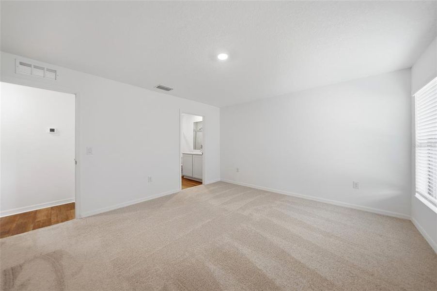 Spacious, unfurnished interior of a new home in , Port Charlotte (Image 20).