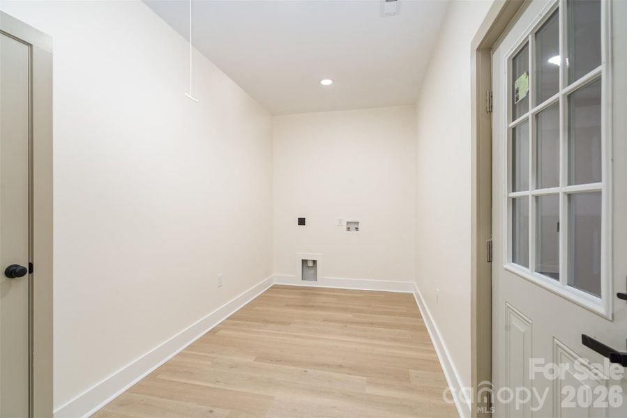Spacious, unfurnished interior of a new home in , Shelby (Image 16).