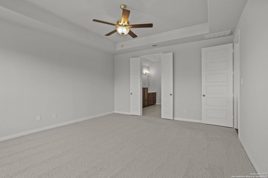 Spacious, unfurnished interior of a new home in Stillwater Ranch, San Antonio (Image 31).