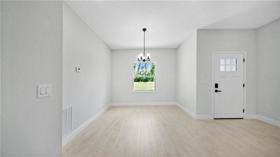 Spacious, unfurnished interior of a new home in , Ocala (Image 32).