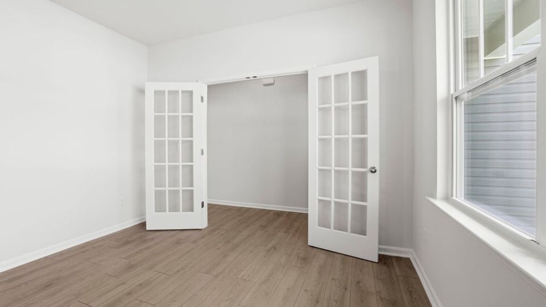 Spacious, unfurnished interior of a new home in Woodglen, Piedmont (Image 17).