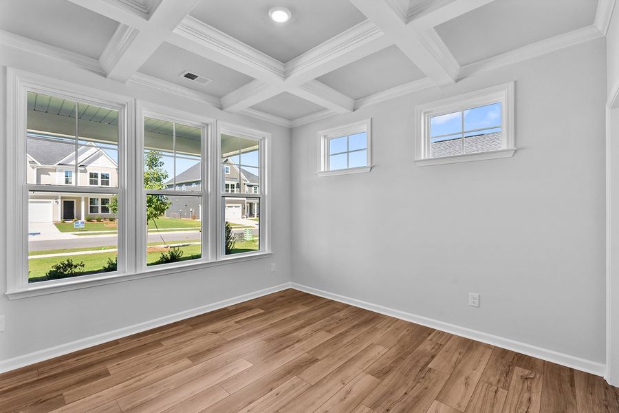 Spacious, unfurnished interior of a new home in Fieldstone, Lexington (Image 22).