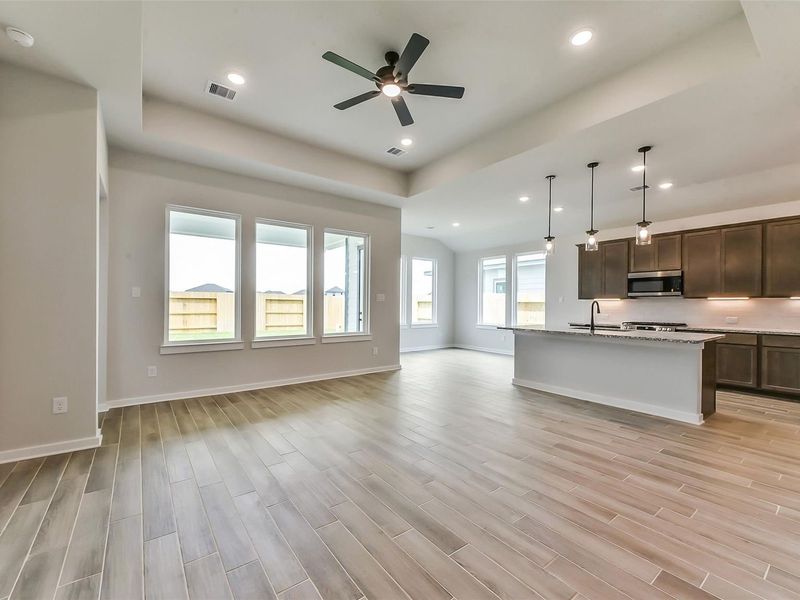 Spacious, unfurnished interior of a new home in Sundance Cove, Crosby (Image 23).