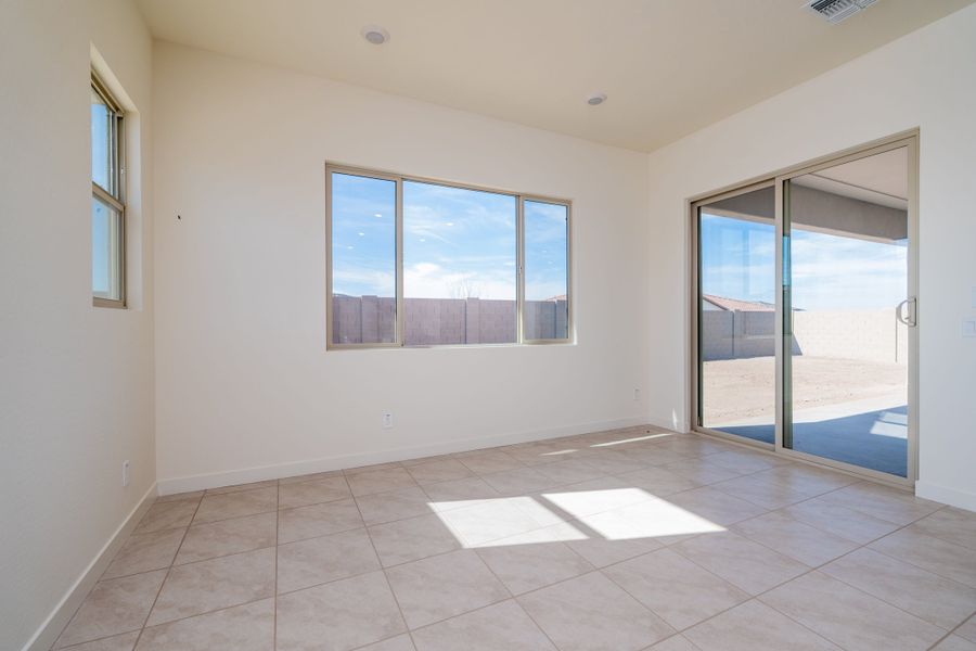 Spacious, unfurnished interior of a new home in Whispering Hills, Phoenix (Image 13).
