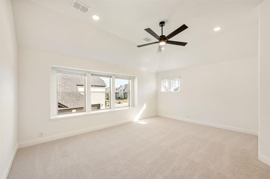 Spacious, unfurnished interior of a new home in Somerset Classic 70s & 80s, Mansfield (Image 15).