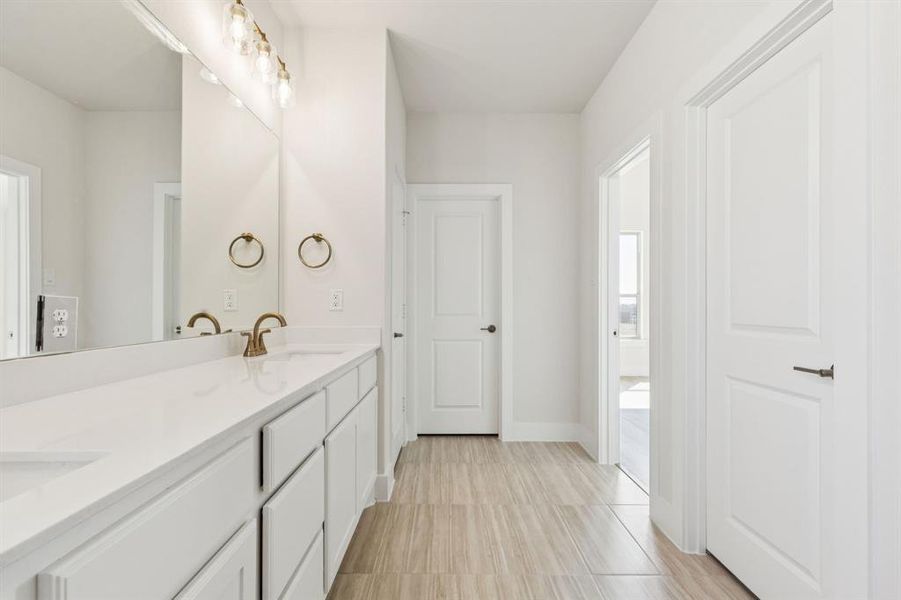 Furnished interior view inside a new home in Ellis Ranch Estates, Waxahachie (Image 6).