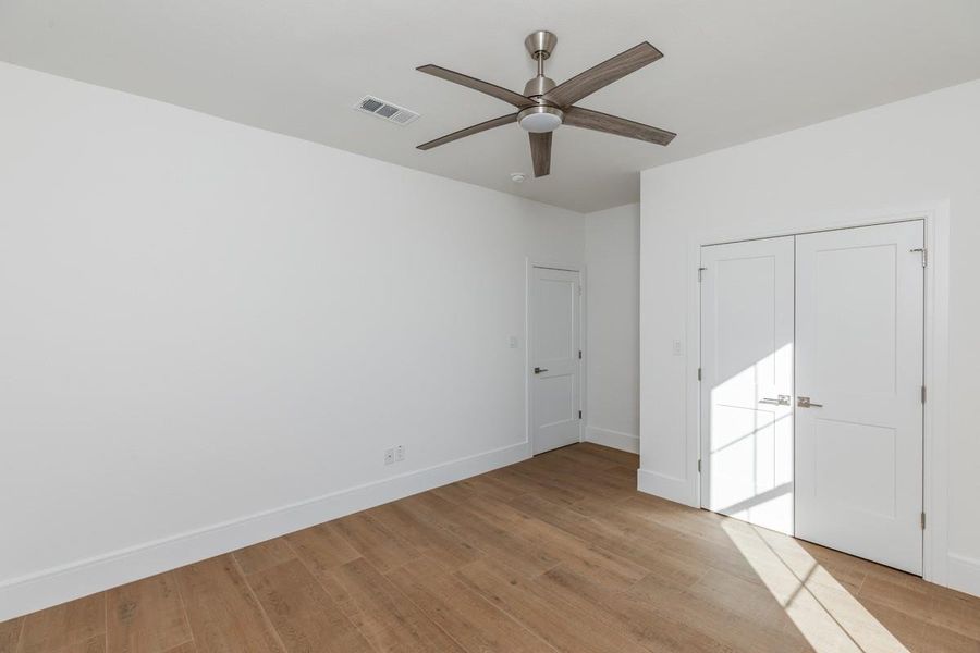 Spacious, unfurnished interior of a new home in , Beaumont (Image 34).