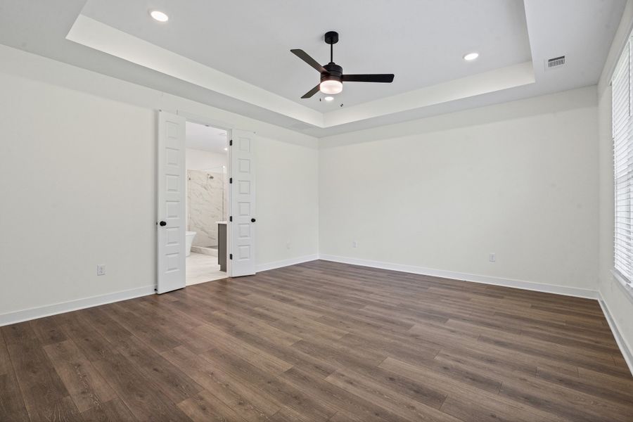 Representative unfurnished interior of a home built from the Albany by Grant & Co in Walker Farms, Bartlett (Image 24).