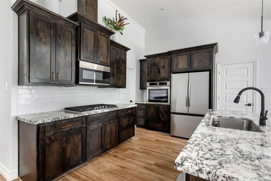 Furnished interior view inside a new home in , Anahuac (Image 17).