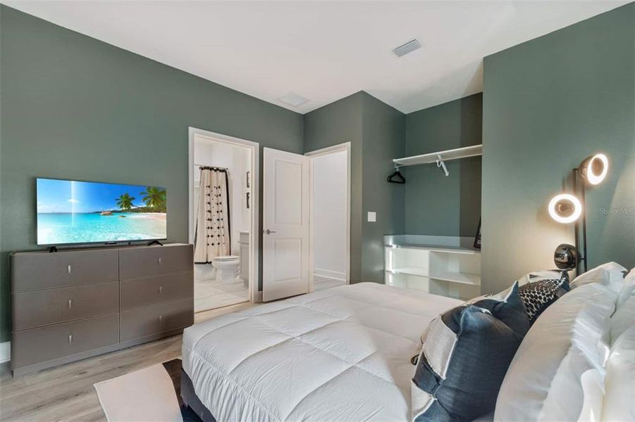Furnished interior view inside a new home in , Kissimmee (Image 58).