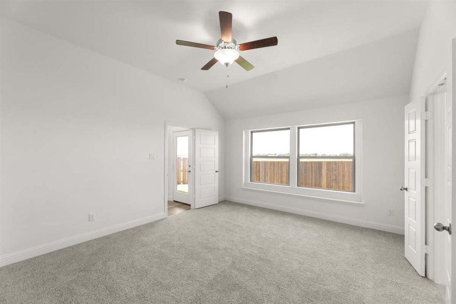 Spacious, unfurnished interior of a new home in Keeneland, Aubrey (Image 17).