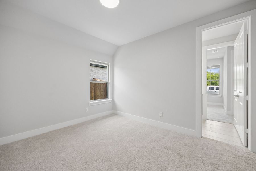 Spacious, unfurnished interior of a new home in Dove Hollow, Waxahachie (Image 34). Spacious, unfurnished interior of a new home in Dove Hollow, Waxahachie (Image 34).