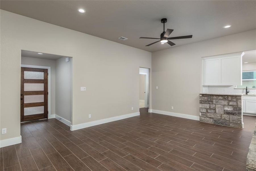 Spacious, unfurnished interior of a new home in , Jacksboro (Image 20). Spacious, unfurnished interior of a new home in , Jacksboro (Image 20).