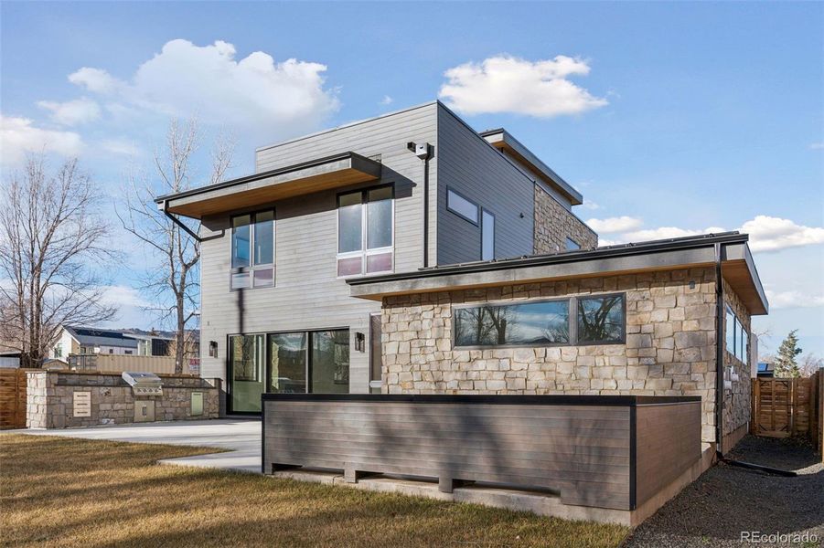 Exterior details and patio area of a home in , Boulder (Image 4).