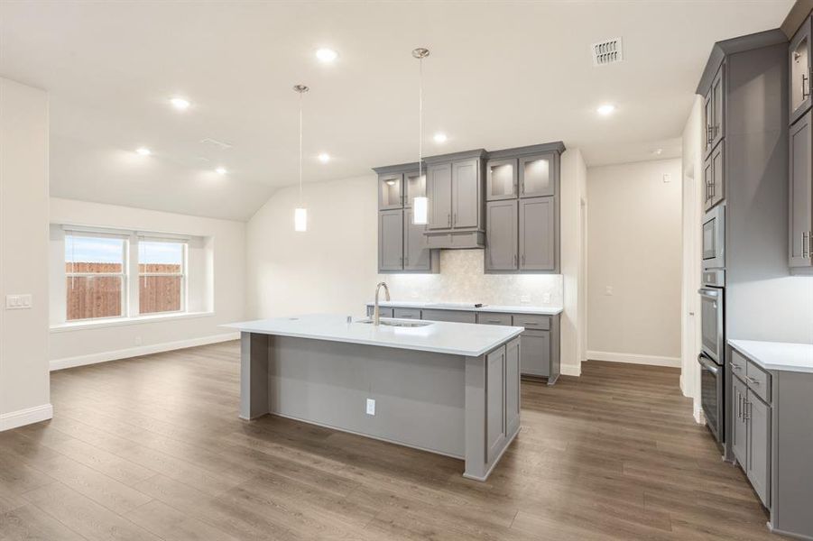 Furnished interior view inside a new home in Ridgepoint, Midlothian (Image 8).
