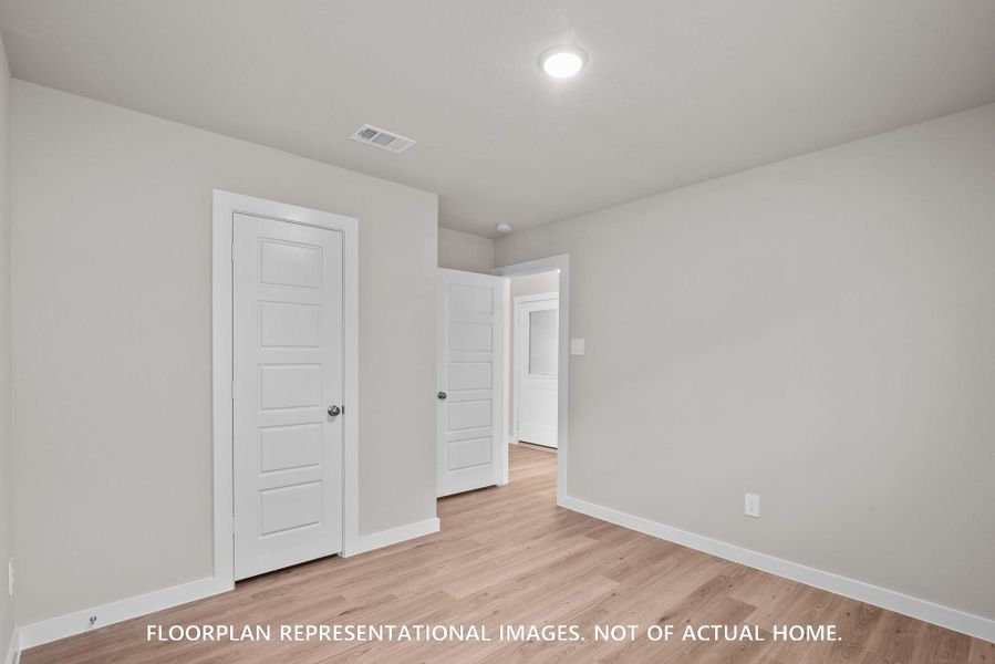 Spacious, unfurnished interior of a new home in Sorella, Tomball (Image 15).