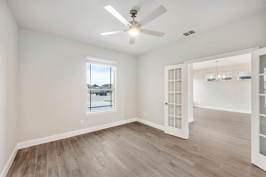 Spacious, unfurnished interior of a new home in Sonoma Verde, McLendon-Chisholm (Image 36).