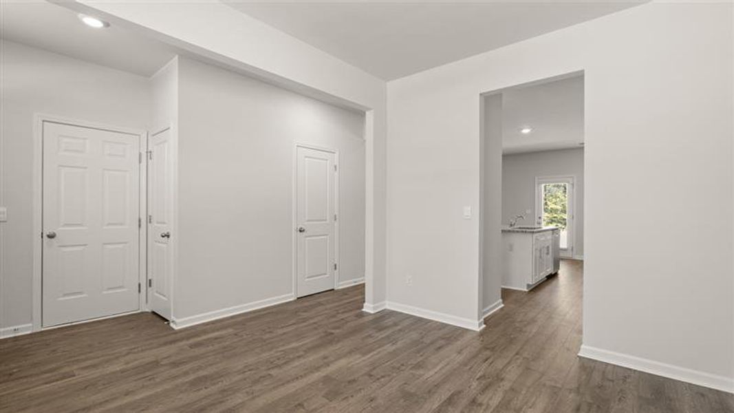 Spacious, unfurnished interior of a new home in Sherwood Manor, Atlanta (Image 15).