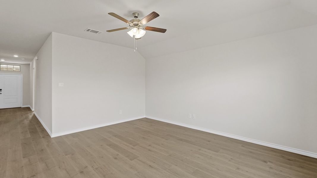 Spacious, unfurnished interior of a new home in Trailstone, Caddo Mills (Image 21).