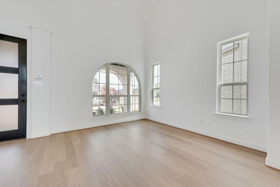 Spacious, unfurnished interior of a new home in Dominion of Pleasant Valley, Wylie (Image 26). Spacious, unfurnished interior of a new home in Dominion of Pleasant Valley, Wylie (Image 26).
