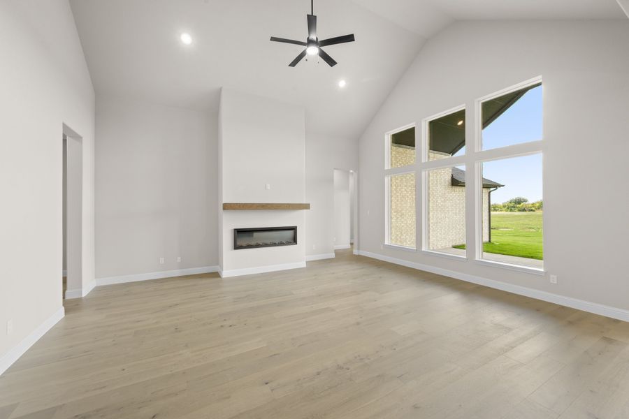 Spacious, unfurnished interior of a new home in Pecan Acres, Red Oak (Image 16). Spacious, unfurnished interior of a new home in Pecan Acres, Red Oak (Image 16).
