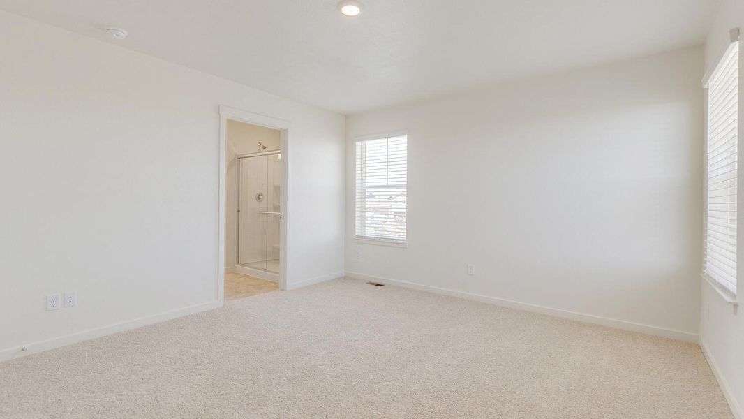 Spacious, unfurnished interior of a new home in Silver Peaks, Lochbuie (Image 19). Spacious, unfurnished interior of a new home in Silver Peaks, Lochbuie (Image 19).