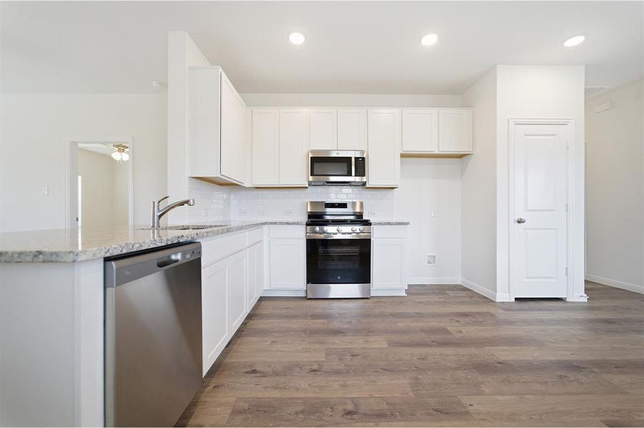 Furnished interior view inside a new home in Westridge, McKinney (Image 5).