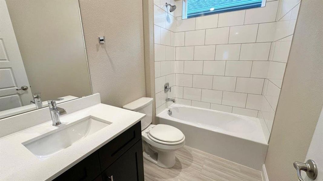 Furnished interior view inside a new home in Rock Creek Ranch, Fort Worth (Image 5). Furnished interior view inside a new home in Rock Creek Ranch, Fort Worth (Image 5).