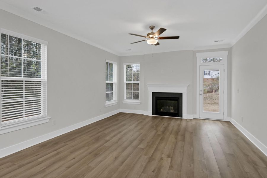 Spacious, unfurnished interior of a new home in Ashton Lakes, Lexington (Image 20).