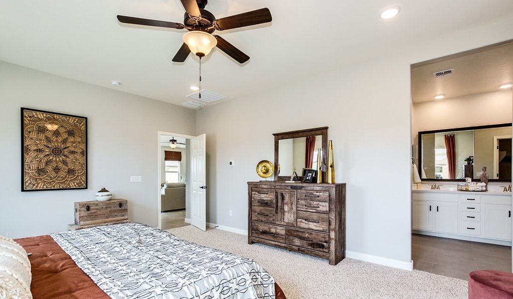 Furnished interior view inside a new home in Sycamore Vista, Vail (Image 25).