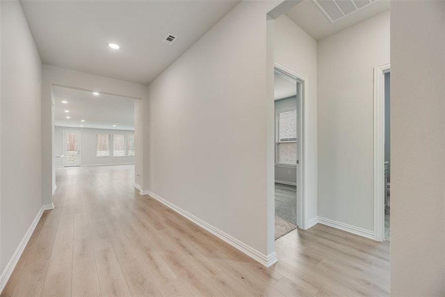 Spacious, unfurnished interior of a new home in Villages of Hurricane Creek, Anna (Image 13).