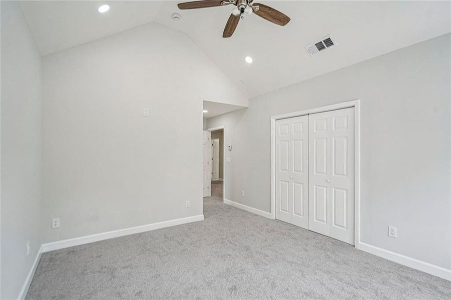 Spacious, unfurnished interior of a new home in , Grayson (Image 36).