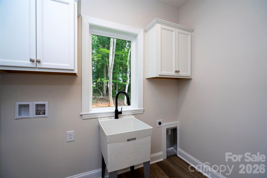 Furnished interior view inside a new home in , Monroe (Image 13).