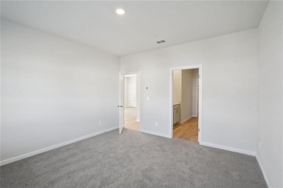 Spacious, unfurnished interior of a new home in Martin Springs - Reserve Series, Lawrenceville (Image 15). Spacious, unfurnished interior of a new home in Martin Springs - Reserve Series, Lawrenceville (Image 15).