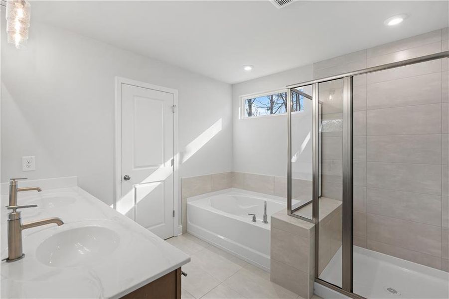 Furnished interior view inside a new home in Sierra Creek, Hoschton (Image 20).