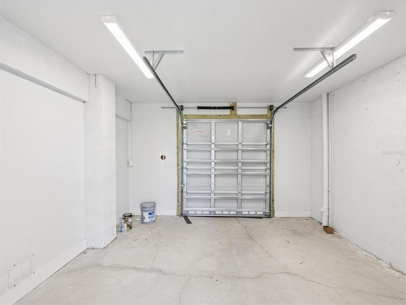 Spacious, unfurnished interior of a new home in , New Port Richey (Image 25).