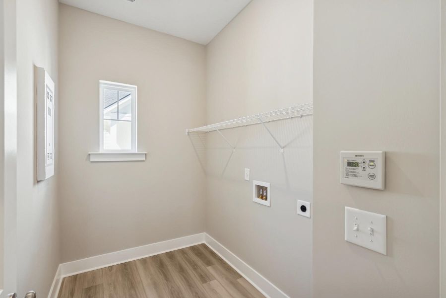 Spacious, unfurnished interior of a new home in , Summerville (Image 27).