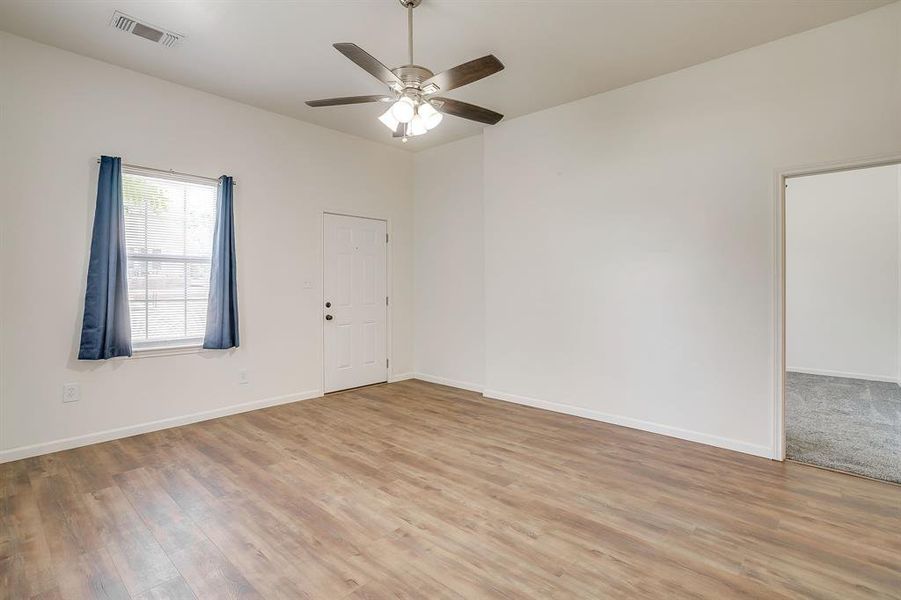 Spacious, unfurnished interior of a new home in , Mineral Wells (Image 29).