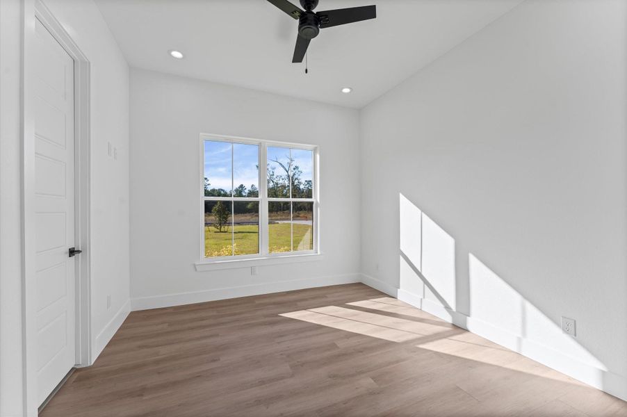 Spacious, unfurnished interior of a new home in , Conroe (Image 21).