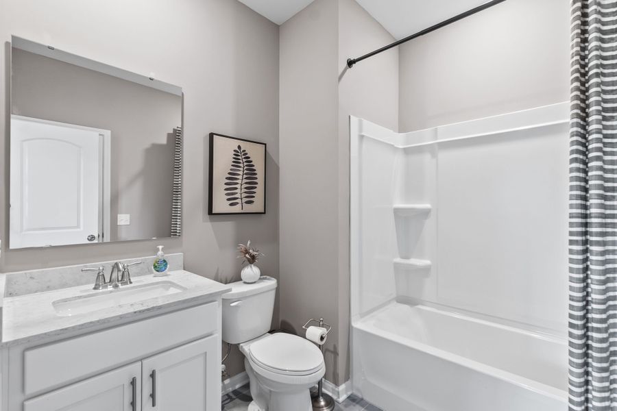 Stratford III Bath 3 in Waterstone at Lake Norman