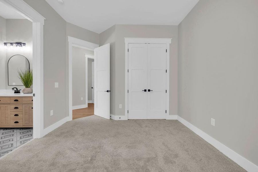 Spacious, unfurnished interior of a new home in , Marietta (Image 28).