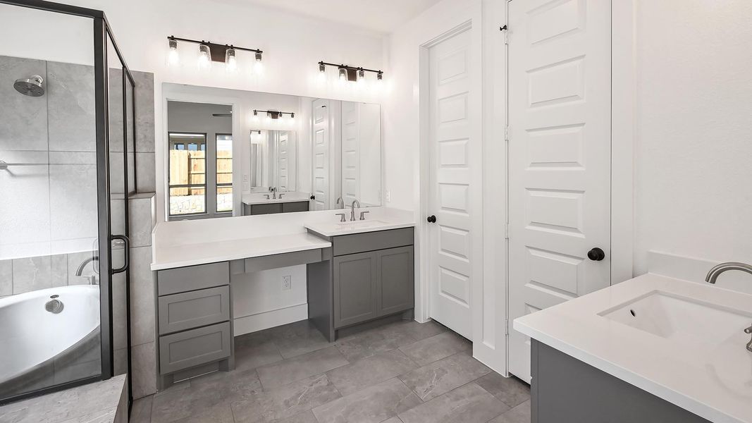 Furnished interior view inside a new home in Crosswinds 50', Kyle (Image 9). Furnished interior view inside a new home in Crosswinds 50', Kyle (Image 9).