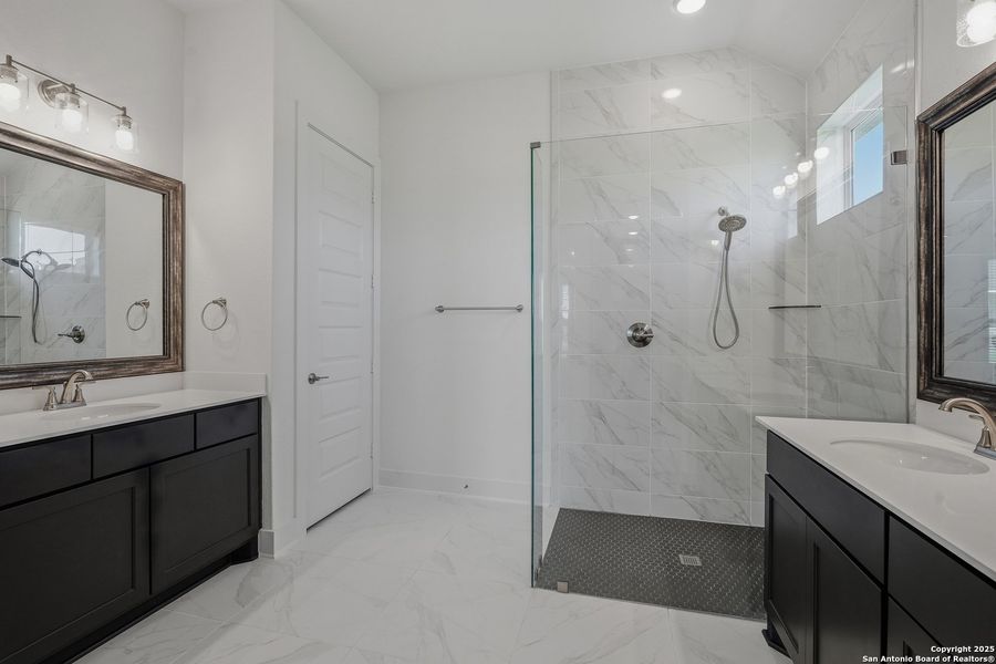 Furnished interior view inside a new home in Sienna Lakes, San Antonio (Image 7). Furnished interior view inside a new home in Sienna Lakes, San Antonio (Image 7).