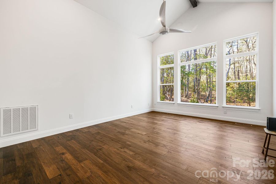 Spacious, unfurnished interior of a new home in , Sapphire (Image 24).