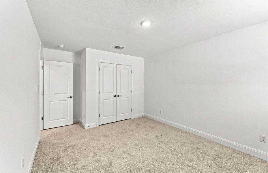 Spacious, unfurnished interior of a new home in Saddleback at Santa Rita Ranch, Liberty Hill (Image 38).