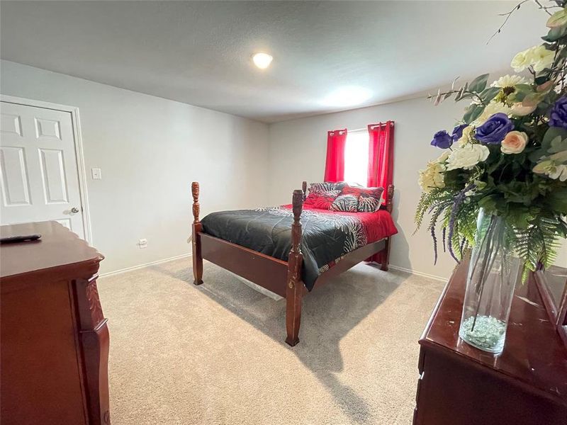 Furnished interior view inside a new home in , Chandler (Image 10).