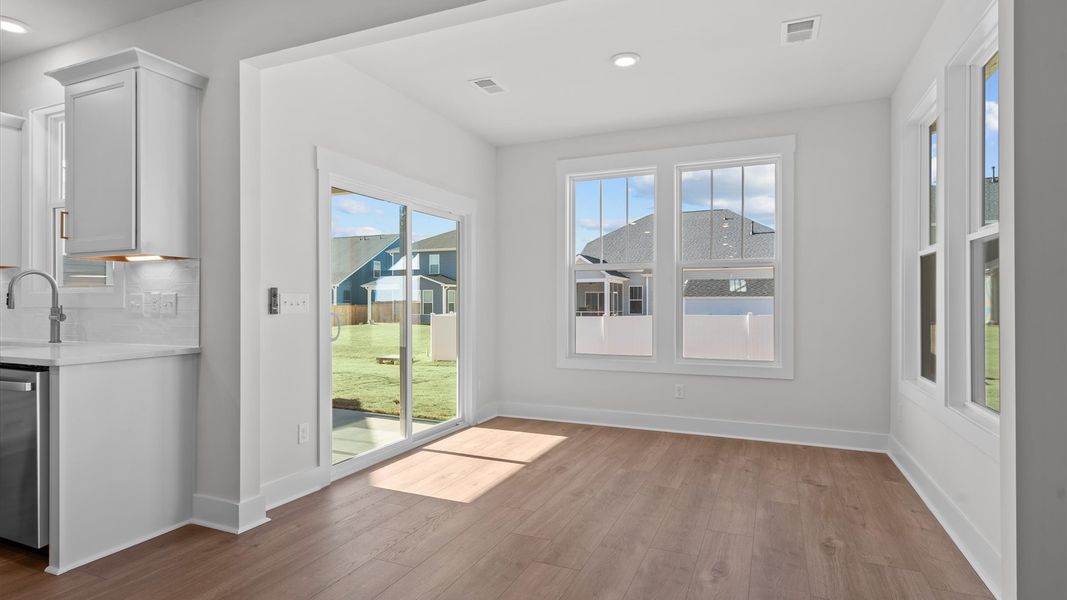 Functional and stylish dining area in our highly sought-after communiuty Functional and stylish dining area in our highly sought-after communiuty