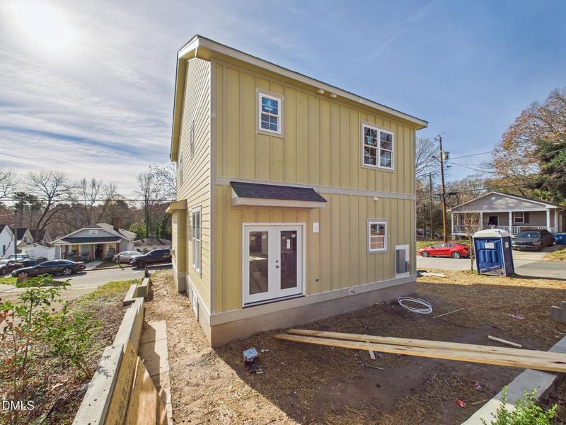 CAM01608G0-PR0121-STILL005